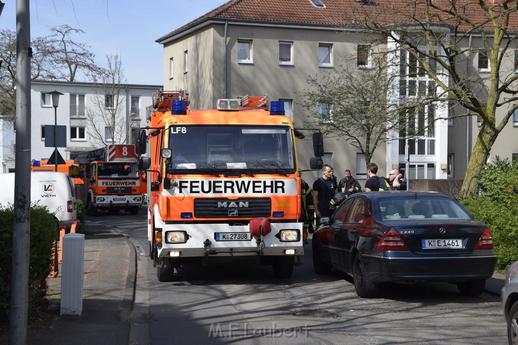 Feuer 1 Koeln Vingst Ansbacherstr P46.JPG - Miklos Laubert